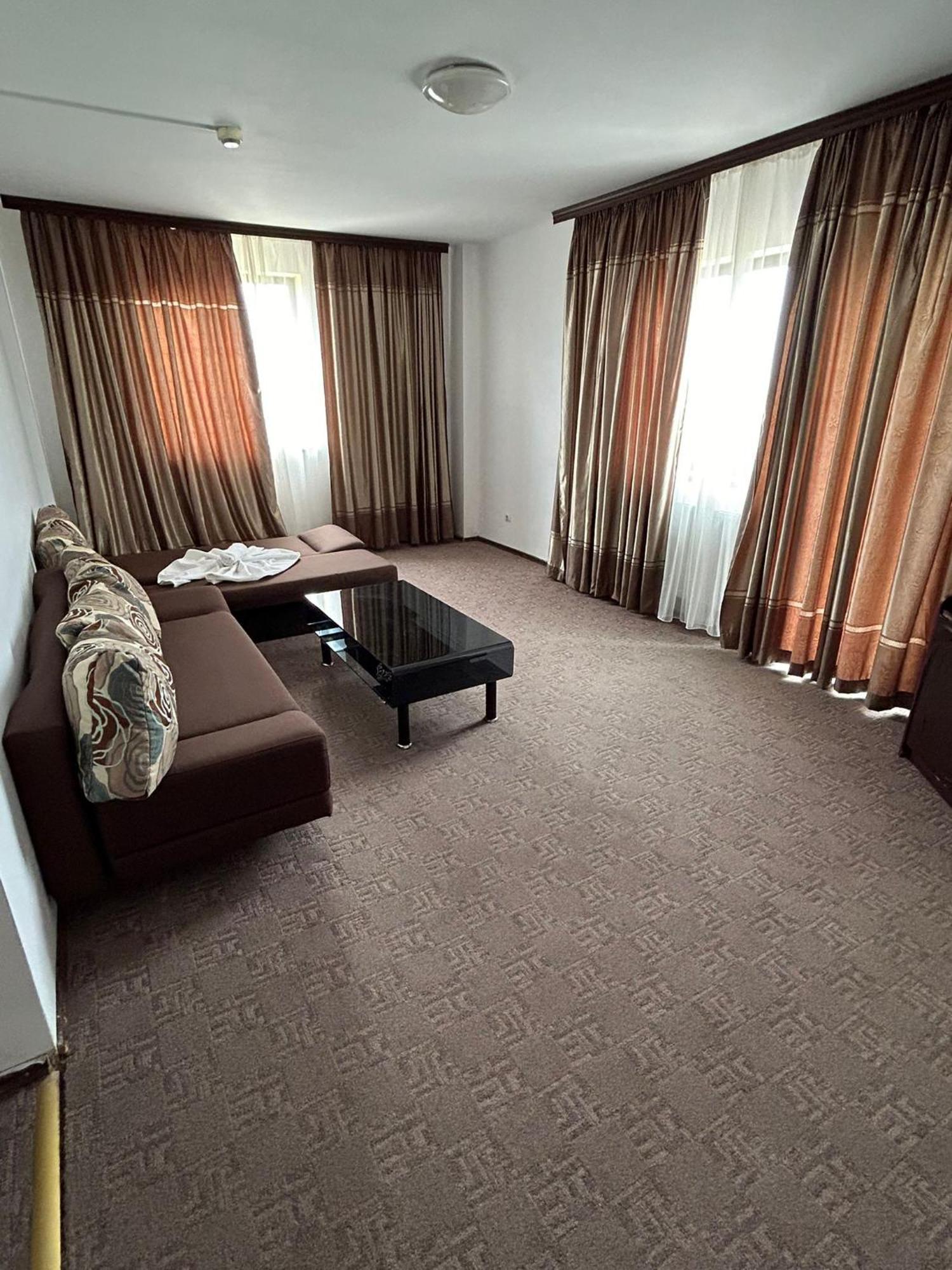 Orient Mamaia Nord Hotel Năvodari Екстериор снимка