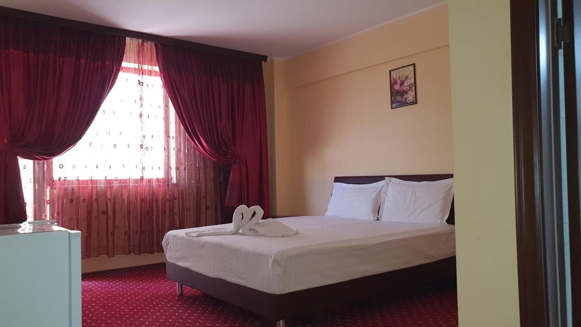 Orient Mamaia Nord Hotel Năvodari Екстериор снимка